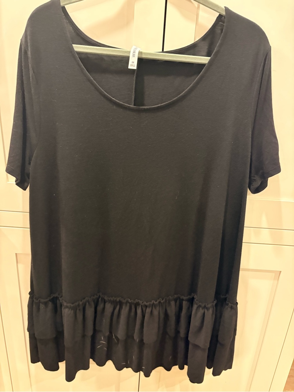 Yelete Black Short Sleeve Scoop Neck Top with Ruffle Hem